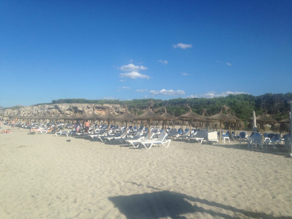 Vista Park Can Picafort Strand mit Strandliegen